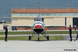 DSC00079_USAF_Thunderbirds_AVIANO_AFB_(Italy)_04.07.2007