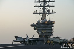 PICT0229crop_CVN-69_USS_Eisenhower_05.03.2007 4