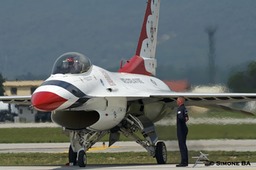 PICT0437_USAF_Thunderbirds_AVIANO_AFB_(Italy)_04.07.2007