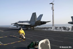 PICT1140_CVN-69_USS_Eisenhower_07.03.2007 4